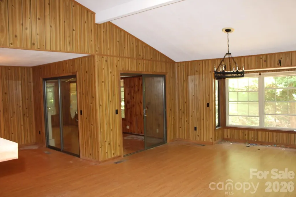 30 Oak Lane Columbus NC 28722