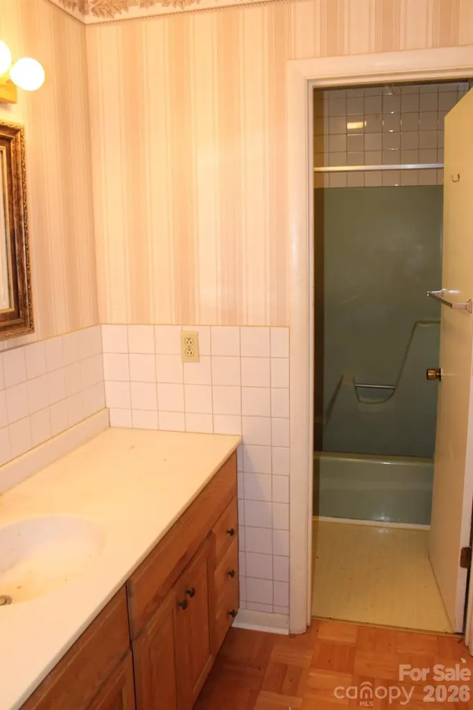 30 Oak Lane Columbus NC 28722