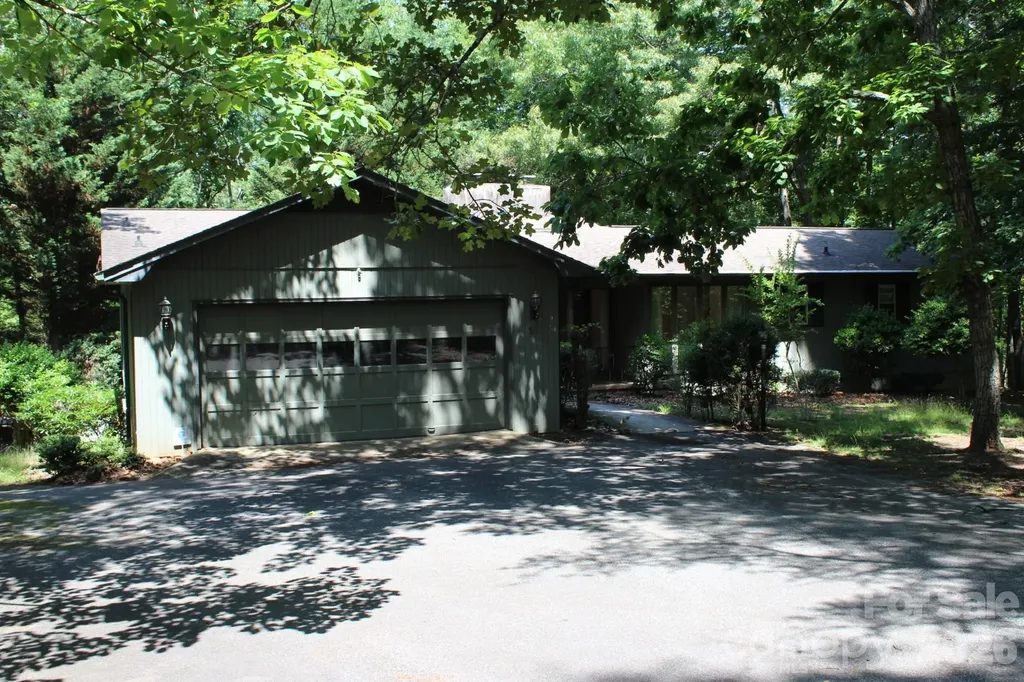 30 Oak Lane Columbus NC 28722