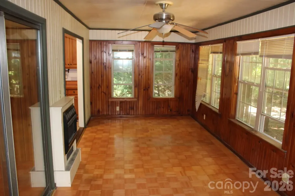 30 Oak Lane Columbus NC 28722