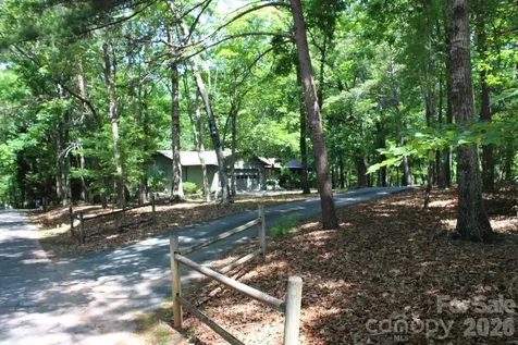 30 Oak Lane Columbus NC 28722