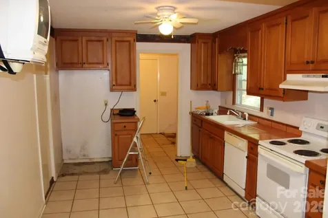 30 Oak Lane Columbus NC 28722