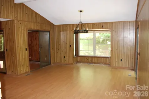 30 Oak Lane Columbus NC 28722
