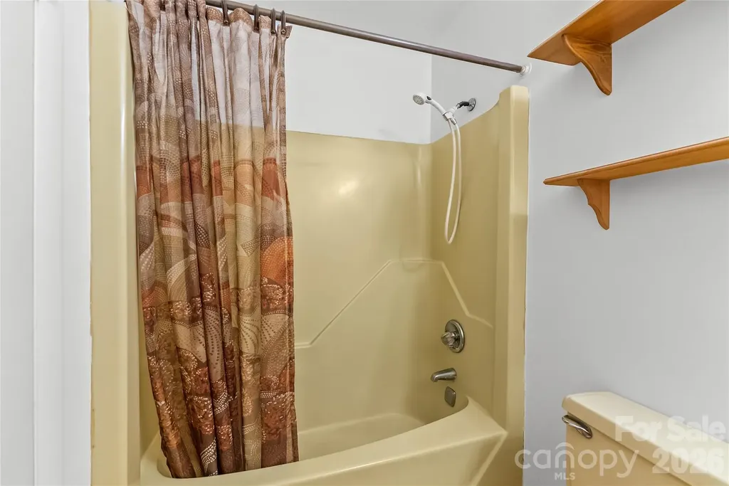100 Stonewall Avenue Swannanoa NC 28778