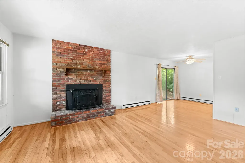 100 Stonewall Avenue Swannanoa NC 28778