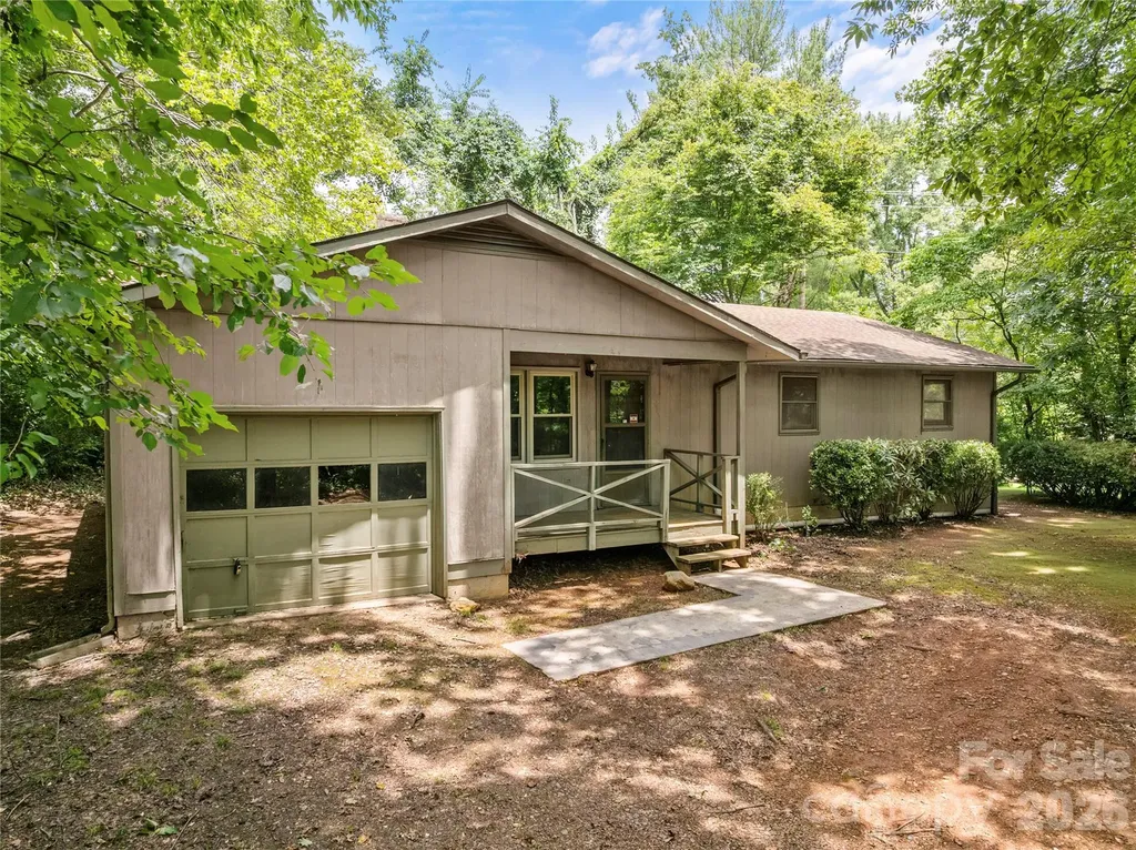 100 Stonewall Avenue Swannanoa NC 28778