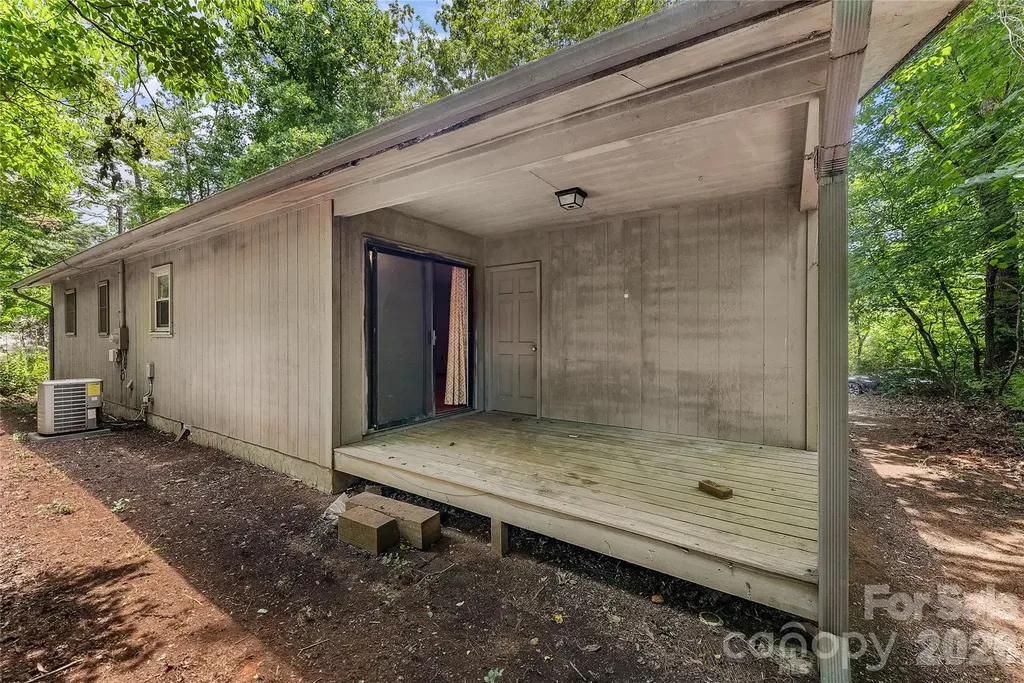 100 Stonewall Avenue Swannanoa NC 28778