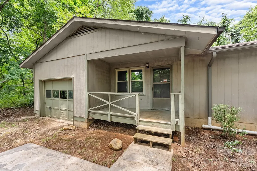 100 Stonewall Avenue Swannanoa NC 28778