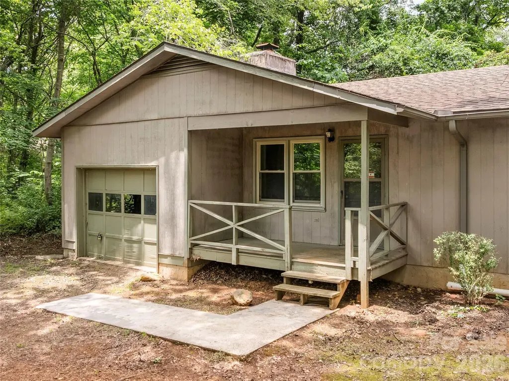 100 Stonewall Avenue Swannanoa NC 28778