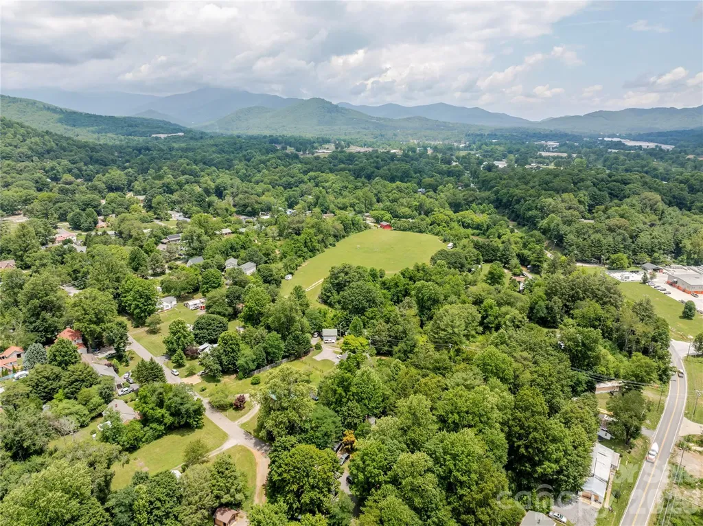 100 Stonewall Avenue Swannanoa NC 28778