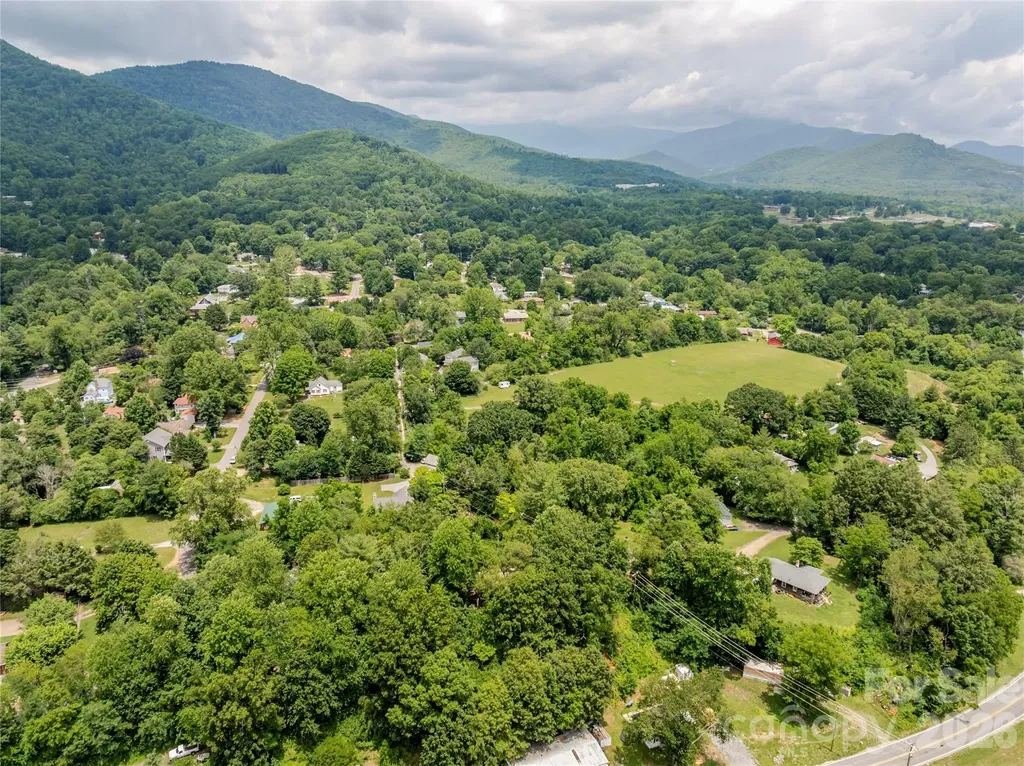 100 Stonewall Avenue Swannanoa NC 28778