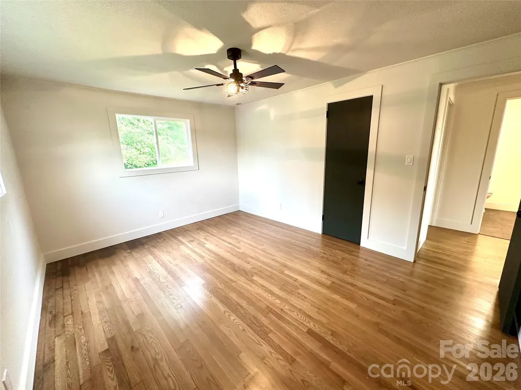 908 E 1st Street Newton NC 28658