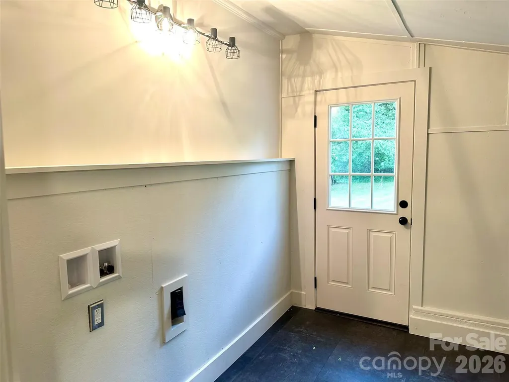 908 E 1st Street Newton NC 28658