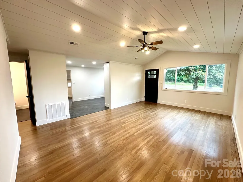 908 E 1st Street Newton NC 28658