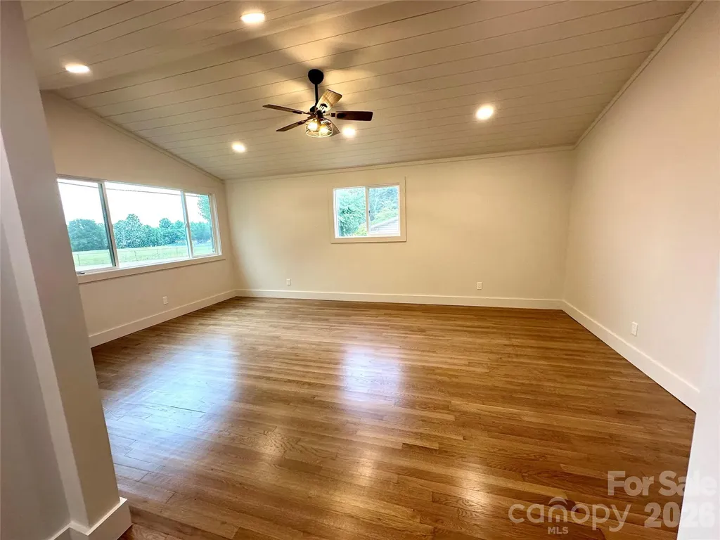 908 E 1st Street Newton NC 28658