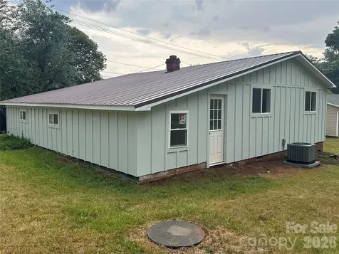 908 E 1st Street Newton NC 28658