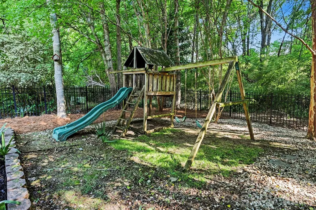 2814 Winding Oak Drive Charlotte NC 28270