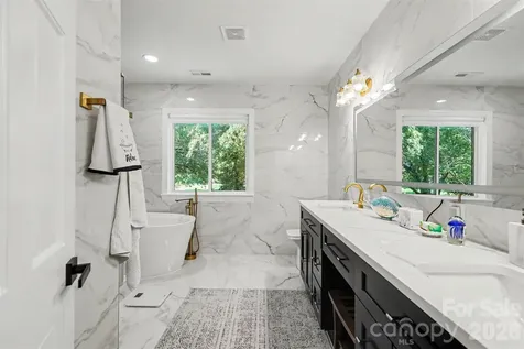 2814 Winding Oak Drive Charlotte NC 28270