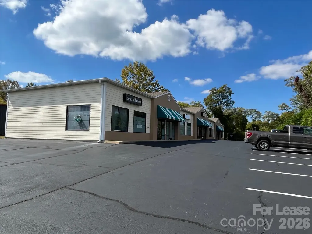 1303 7th Avenue E Hendersonville NC 28791