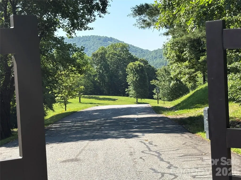 239 Stone Valley Way Hendersonville NC 28792