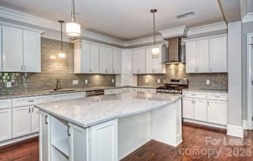 2100 Queens Road W Charlotte NC 28207