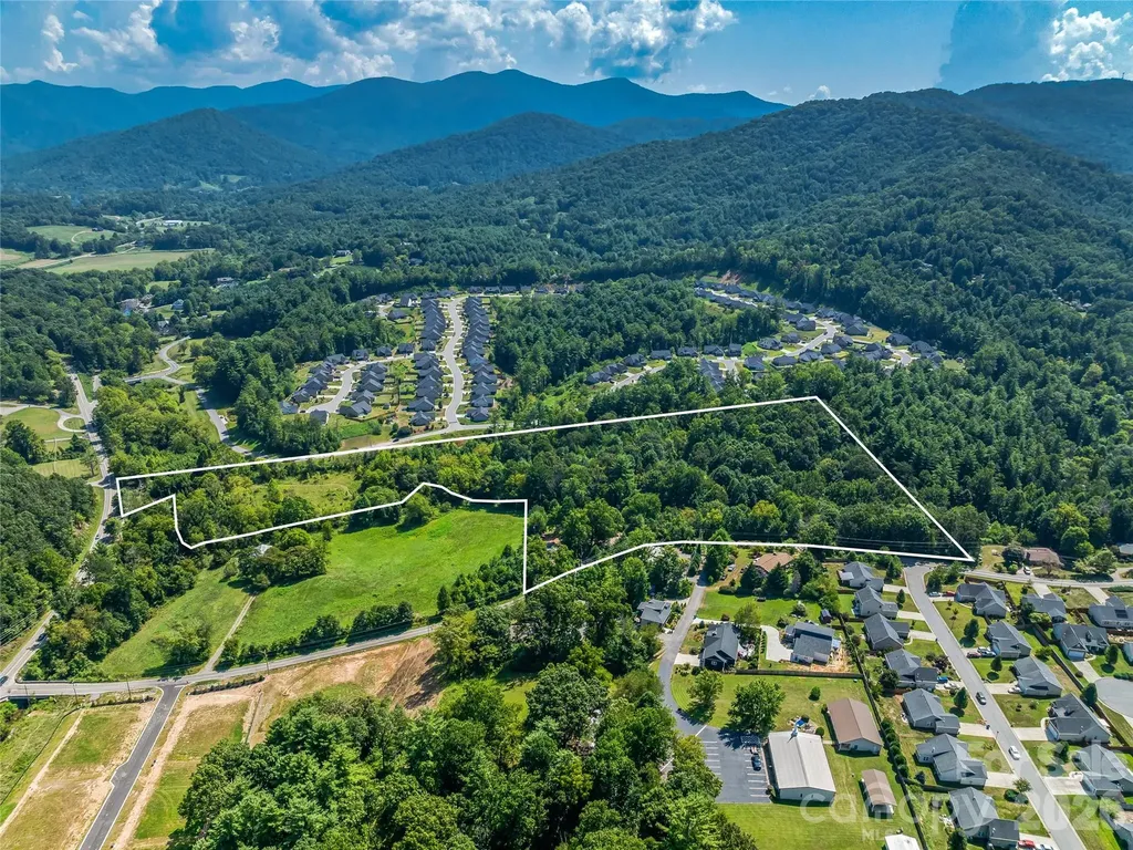 28 Pleasant Grove Road Weaverville NC 28787
