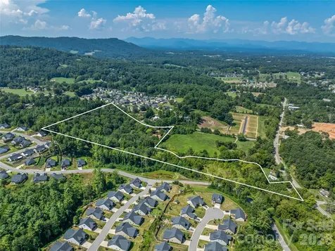 28 Pleasant Grove Road Weaverville NC 28787