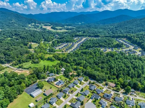 28 Pleasant Grove Road Weaverville NC 28787