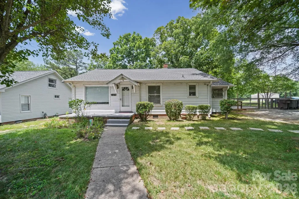 1911 Glenwood Street Kannapolis NC 28083