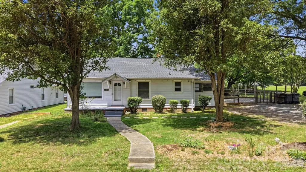 1911 Glenwood Street Kannapolis NC 28083