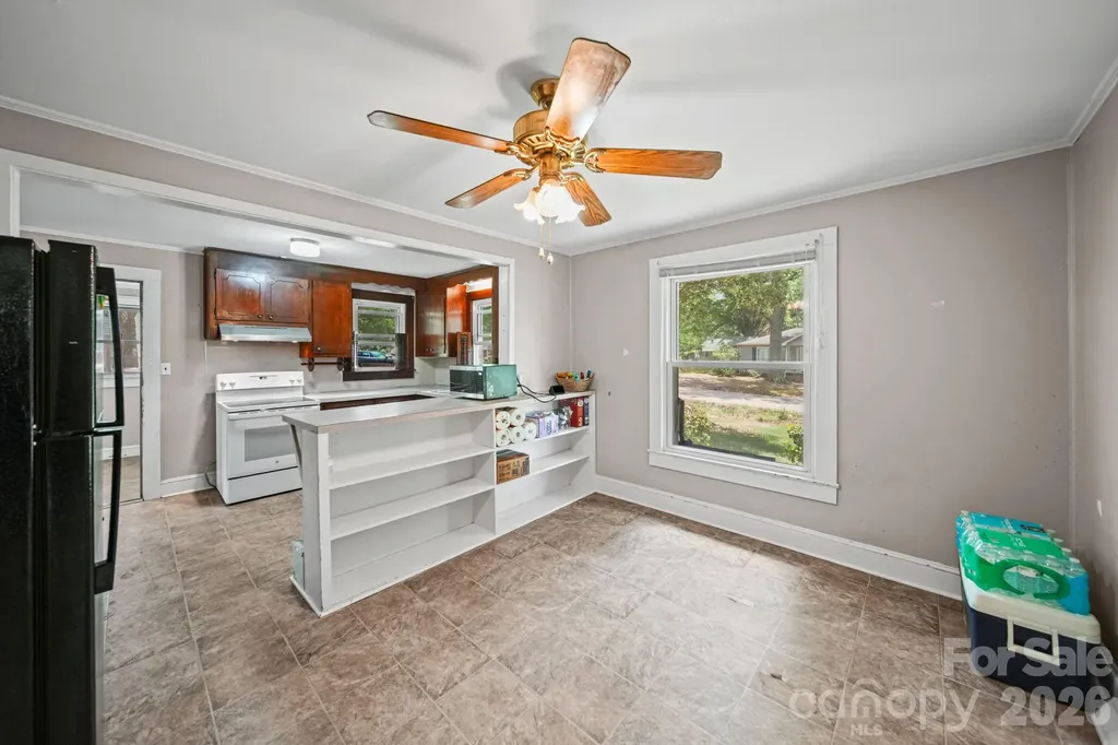 1911 Glenwood Street Kannapolis NC 28083