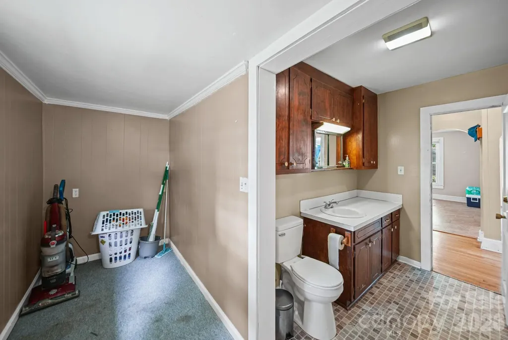 1911 Glenwood Street Kannapolis NC 28083
