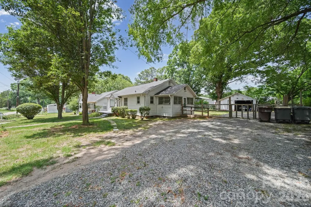 1911 Glenwood Street Kannapolis NC 28083