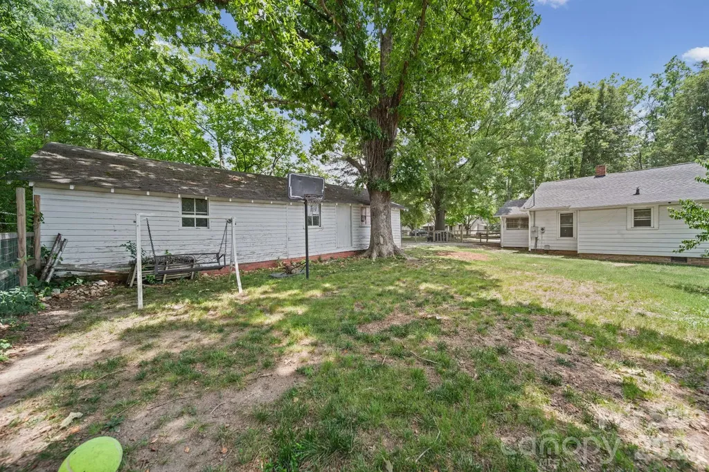 1911 Glenwood Street Kannapolis NC 28083