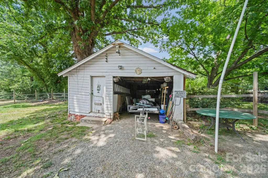 1911 Glenwood Street Kannapolis NC 28083