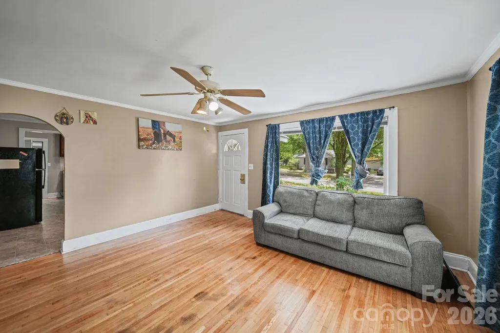 1911 Glenwood Street Kannapolis NC 28083