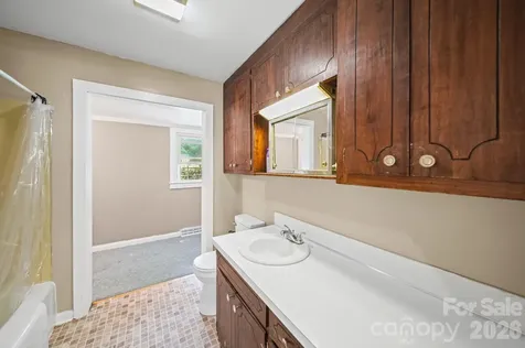 1911 Glenwood Street Kannapolis NC 28083