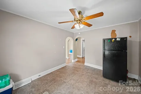1911 Glenwood Street Kannapolis NC 28083