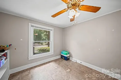 1911 Glenwood Street Kannapolis NC 28083