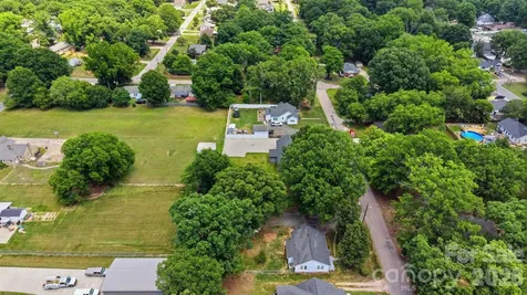 1911 Glenwood Street Kannapolis NC 28083