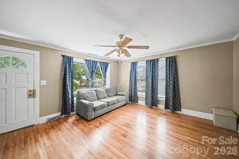 1911 Glenwood Street Kannapolis NC 28083
