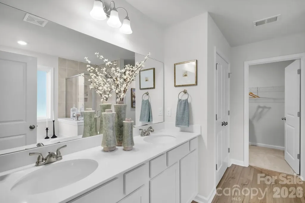 4017 Juno Drive Charlotte NC 28215