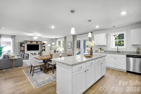 4017 Juno Drive Charlotte NC 28215