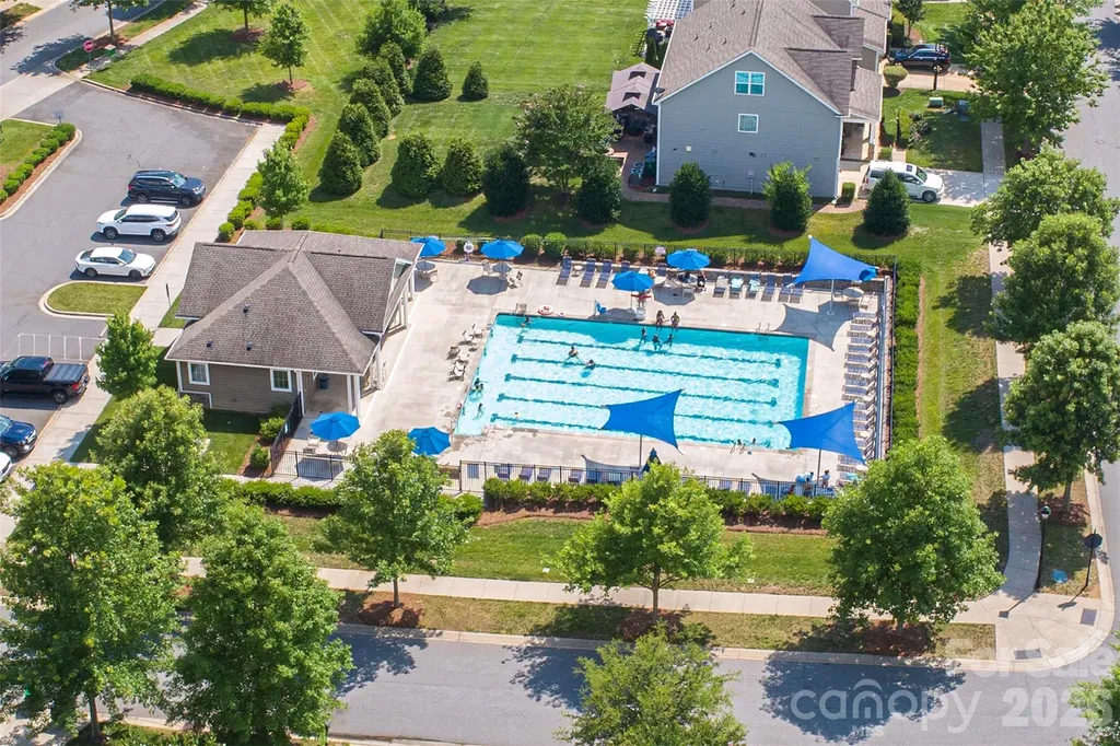 6103 Breckfield Court Charlotte NC 28278