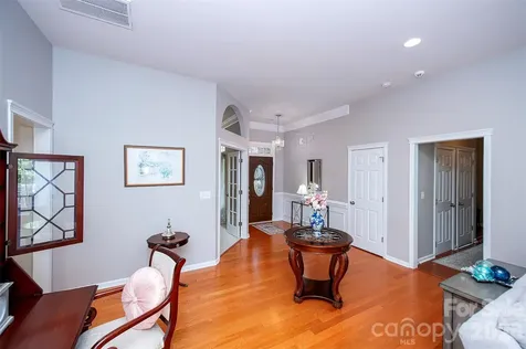6103 Breckfield Court Charlotte NC 28278