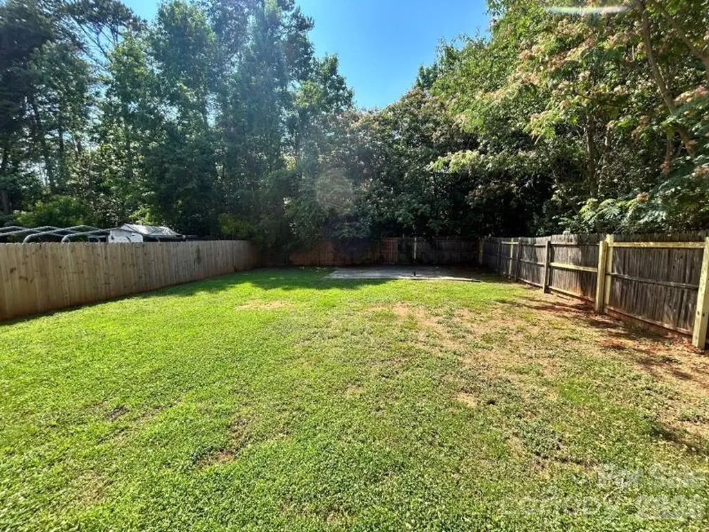 821 Lakehill Road Charlotte NC 28214