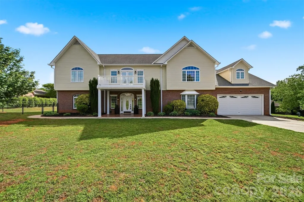 Hickory NC, 1360 Sweetbriar Lane