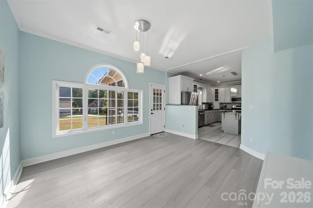 1360 Sweetbriar Lane Hickory NC 28602