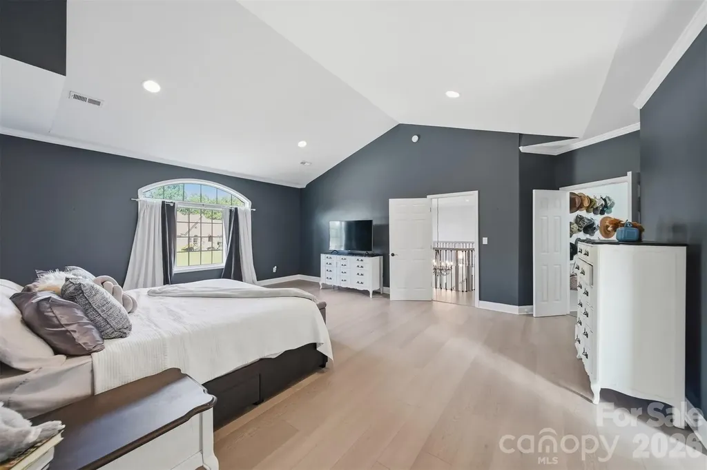 1360 Sweetbriar Lane Hickory NC 28602