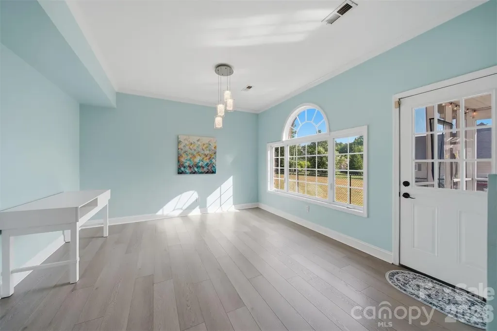 1360 Sweetbriar Lane Hickory NC 28602